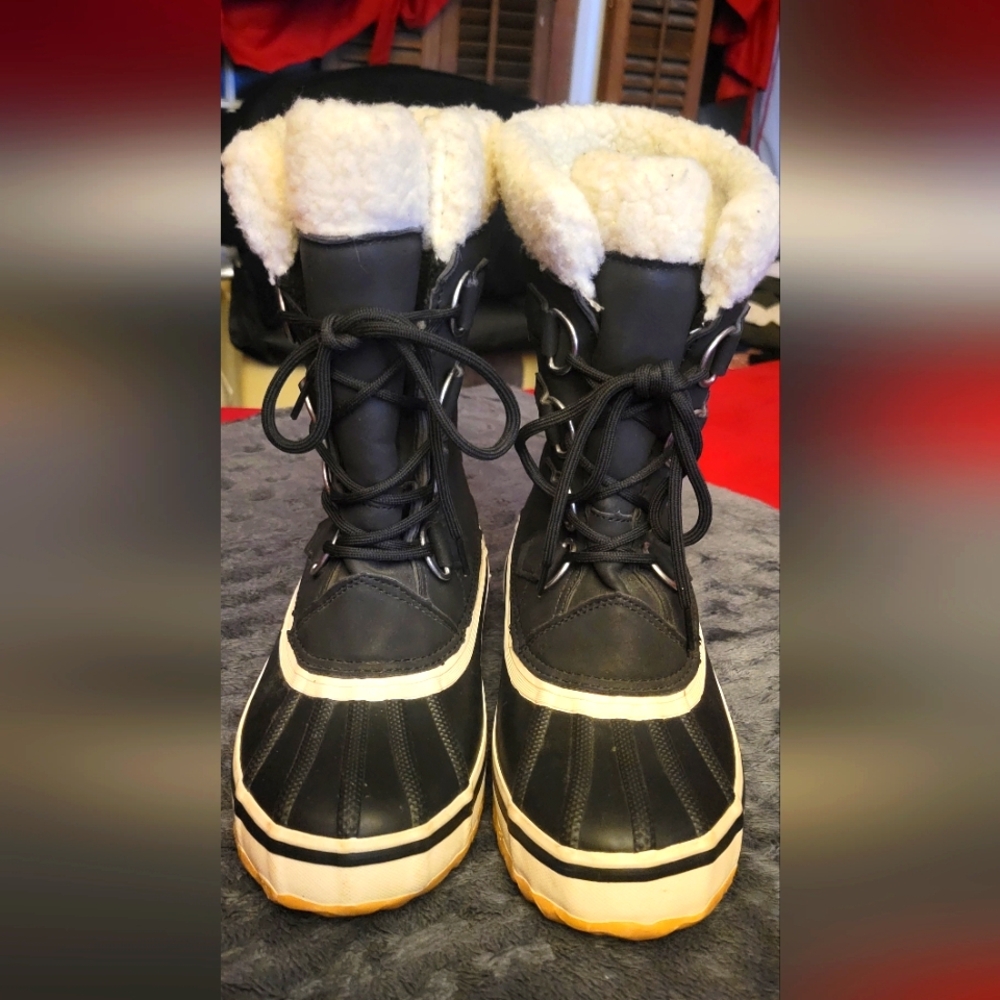 Women's ESPRIT Black & Cream Faux Fur Rubber Winter Boots, Size 7M